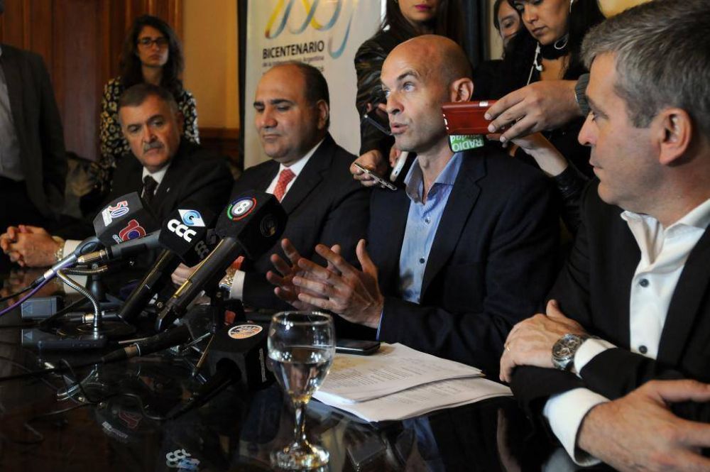 Dietrich lanz� obras, incomod� a Manzur y critic� al kirchnerismo