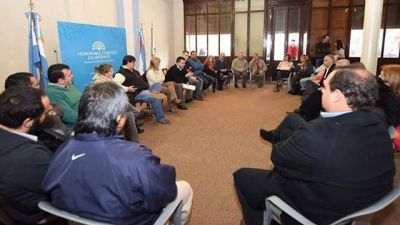 Oposici�n y sindicatos quieren que se declare la emergencia laboral en Paran�