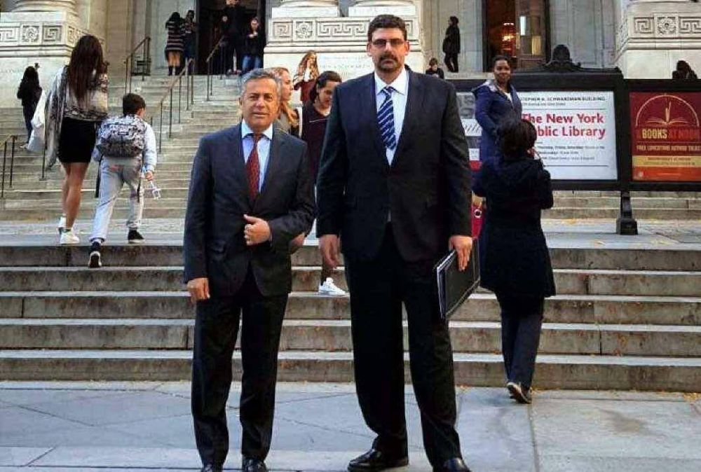 Cornejo quiere reprogramar media deuda