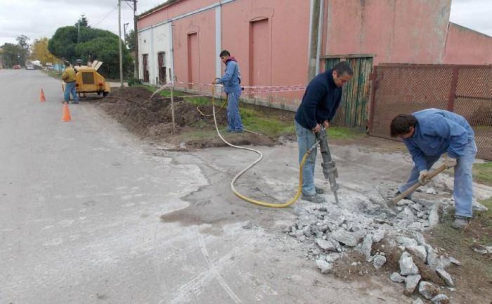 OBRA CLOACAL ENTRE MUNICIPIO Y VECINOS