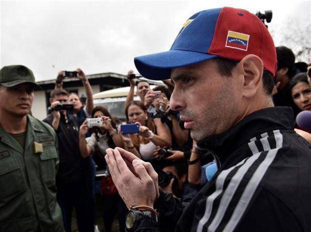 En guardia, la oposici�n le advierte al chavismo que no dilate el revocatorio