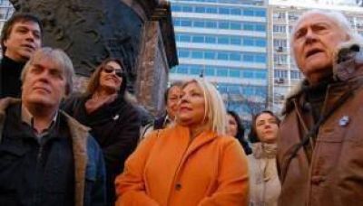 Lilita Carri�, en clave box�stica, contra Gustavo Vera