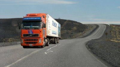 La suba de la nafta preocupa al sector de transporte de cargas