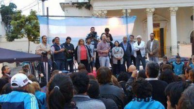 Sabattella encabez� una Plaza del Pueblo en Corrientes
