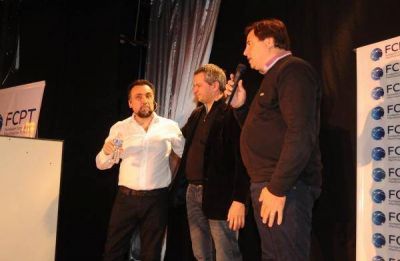El m�s K expuso en La Feliz y Scioli escuch� con atenci�n