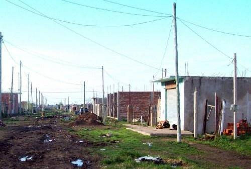 Crisis habitacional en la Provincia: el primer objetivo, terminar las 27 mil viviendas inconclusas