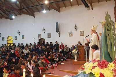 El obispo presidi� las fiestas patronales de la Virgen de Luj�n