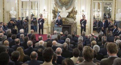 El Ejecutivo firm� acuerdo con empresarios para mantener empleos