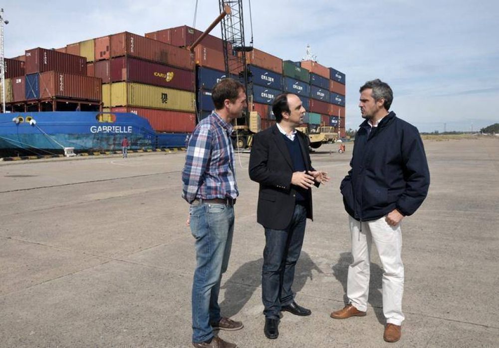 Corral manifest� su satisfacci�n por nuevas tareas en el Puerto de Santa Fe
