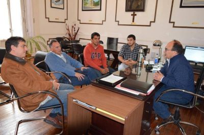 El Diputado Eduardo Barrag�n visit� al Intendente Salom�n