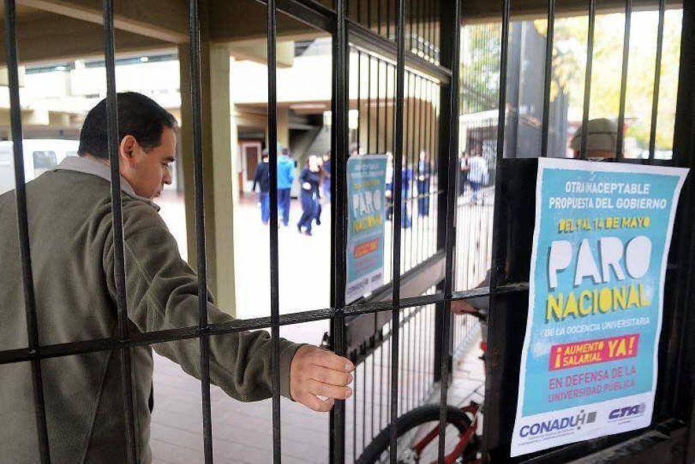 Paro UNCuyo: s�lo asistieron alumnos que s� ten�an clases