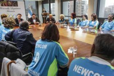 Un radical entreg� ayudas sociales en la C�mara, pero cuestion� el sistema