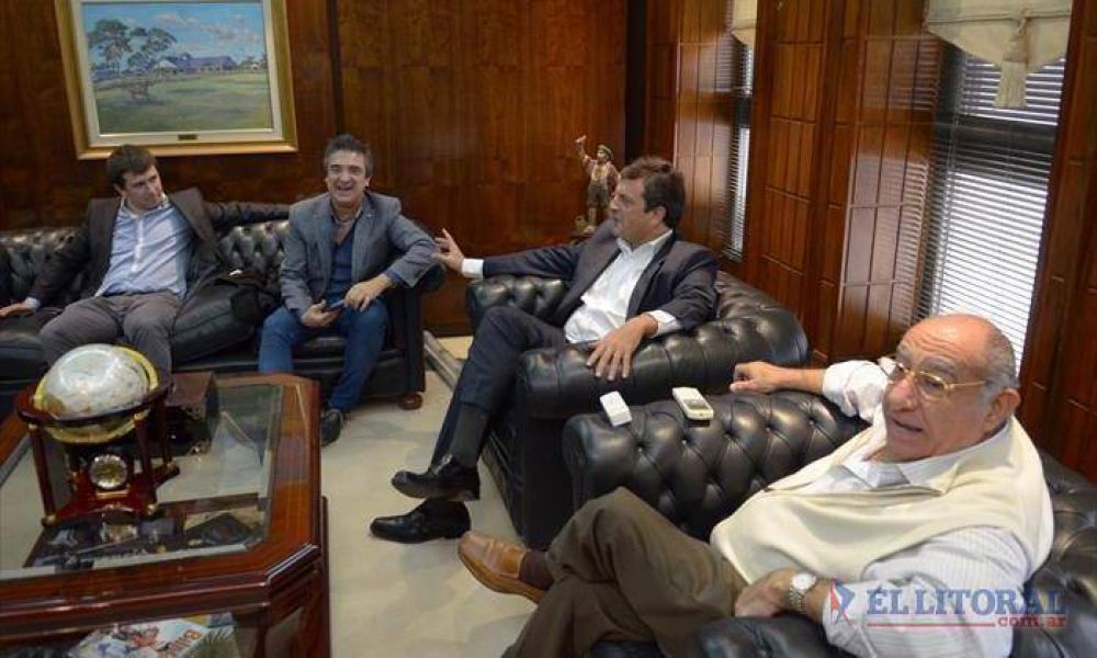Massa en Corrientes: foto con Camau, guio a Macri, mensaje a Colombi y fuerte aval a Nito
