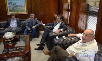 Massa en Corrientes: foto con Camau, gui�o a Macri, mensaje a Colombi y fuerte aval a Nito