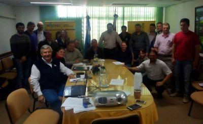 Se firmaron los contratos para la ejecuci�n de los proyectos del Cl�ster Ap�cola de Misiones