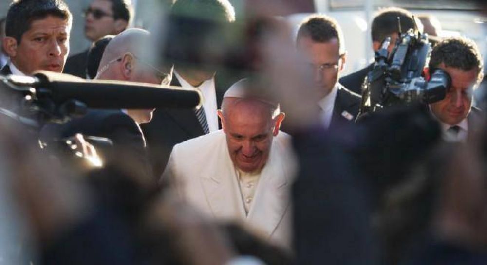 El Papa quiere unir a los movimientos sociales para resistir el modelo de Macri