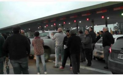 Peaje Larena: �La empresa nos amenaza con multas de 1.000 pesos si no pagamos�
