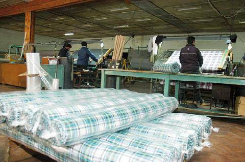 Fuerte retroceso en el sector de textiles