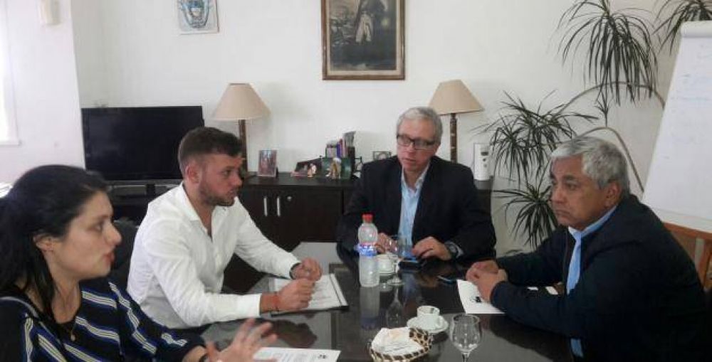 Salazar se reuni� con la Directora Provincial del Registro Civil