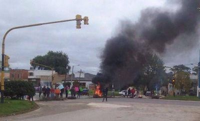 Problemas con el transporte escolar en Bat�n: �Las faltas a clase se cuentan igual�