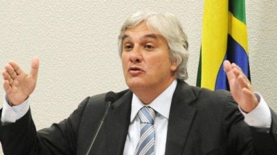 Brasil: anularon el mandato del senador que acus� a Dilma Rousseff por el esc�ndalo Petrobras
