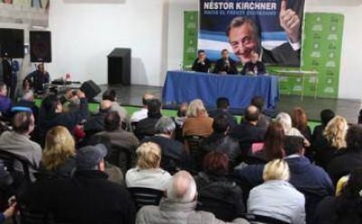  Ferraresi en la presentaci�n del �Movimiento Patri�tico N�stor Kirchner�