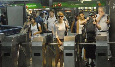 Subte: Postergan el aumento por un mes