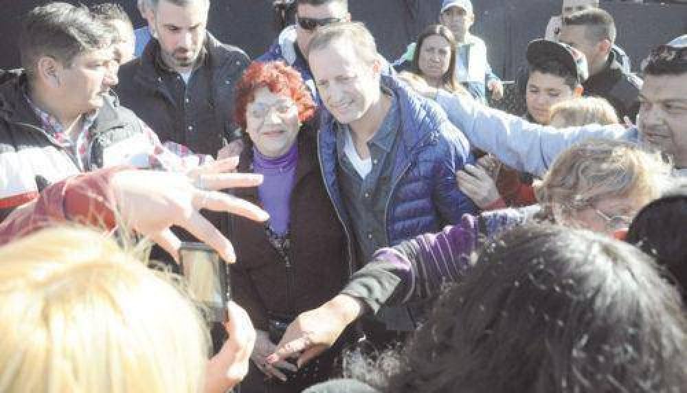Contin�an los arreglos de calles en todos los barrios de Lomas