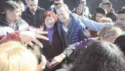 Contin�an los arreglos de calles en todos los barrios de Lomas