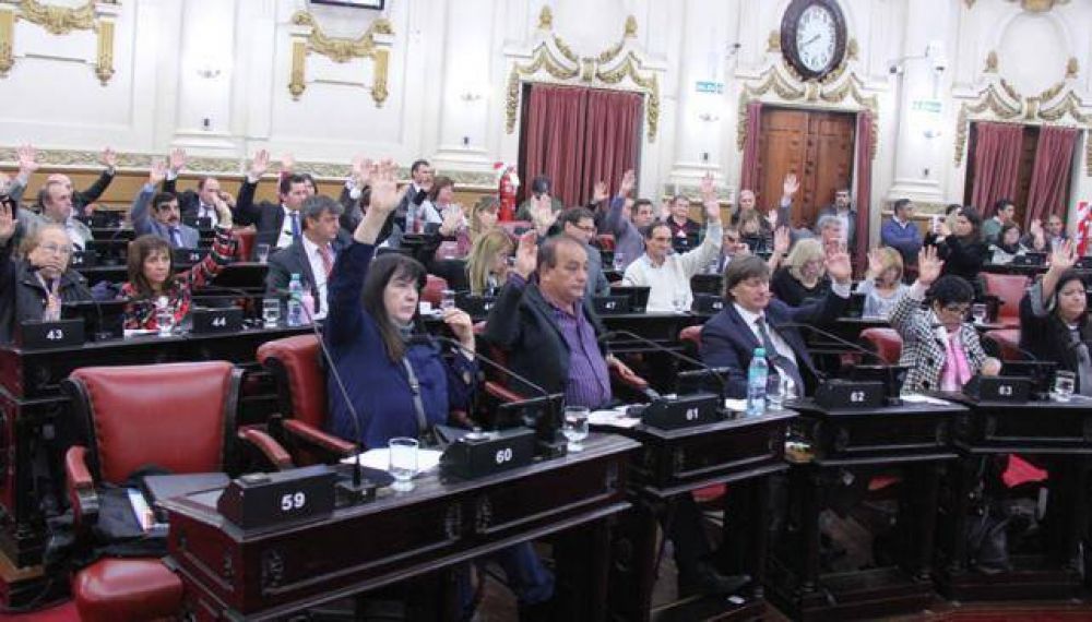 La Unicameral aprob� la obligatoriedad de las salas de tres a�os