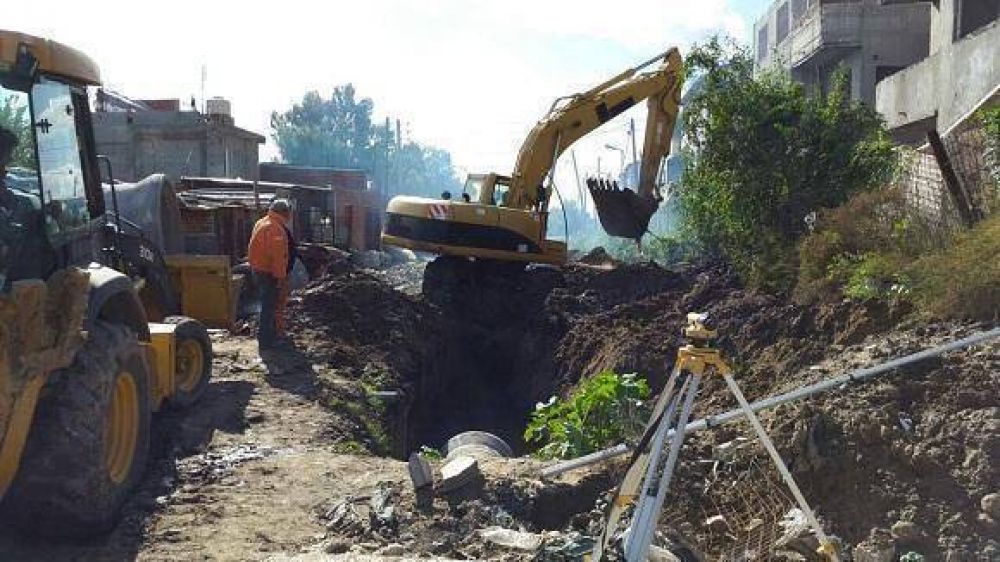 Avanzan las nuevas obras cloacales para los vecinos del barrio Cina Cina