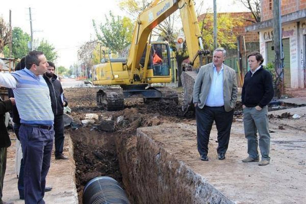 Segunda etapa de la obra de pavimento y de hidr�ulica en Maestro Ferreyra