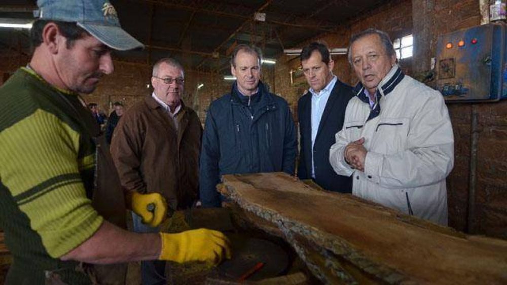 Bordet reiter� apoyo a Pymes para sostener el empleo