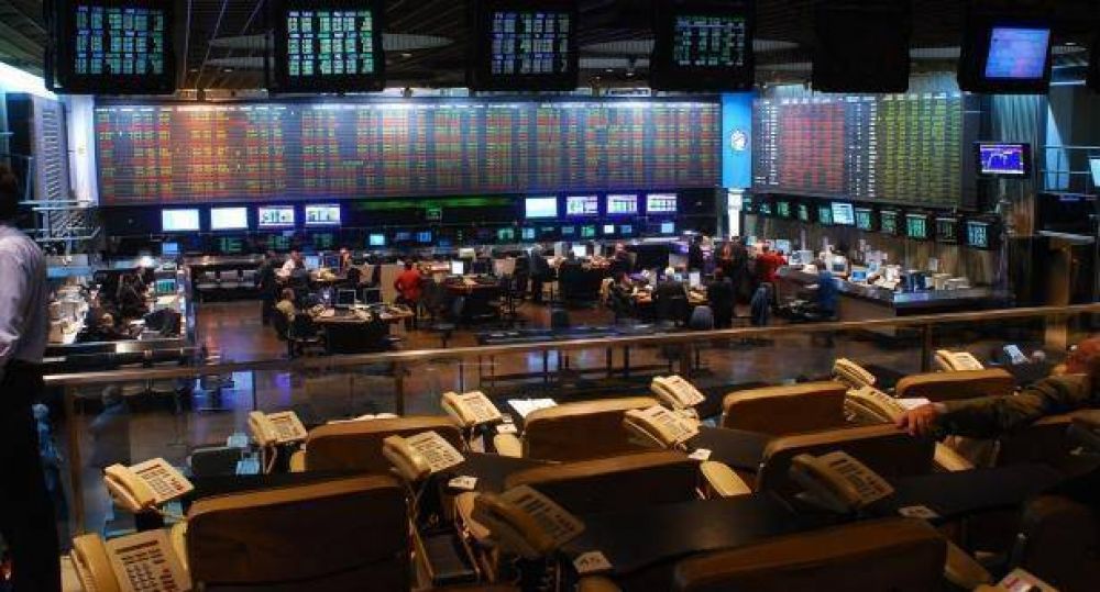 La bolsa porte�a subi� un 0,6% por balances y crudo