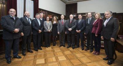 Gobernadores llevaron hasta la Corte su reclamo por coparticipaci�n