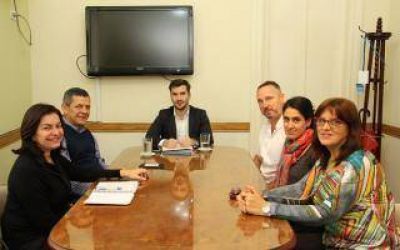 El municipio de Z�rate se reuni� con Colegio de Farmac�uticos