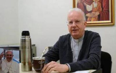 Lima: Obispo pidi� disculpas y desautoriz� al cura que prohibi� los jeans y calzas