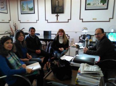 Sandra Santos recorri� cuatro distritos de la S�ptima