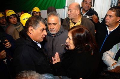 Trece gremios proclaman a Medina como secretario general