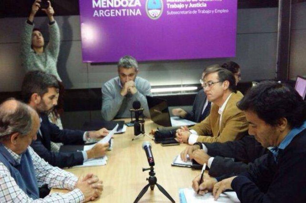 Funcionarios judiciales cerraron su paritaria, los empleados la rechazaron por insuficiente