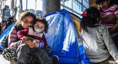 Movimientos sociales tomaron el hall de la jefatura de gobierno