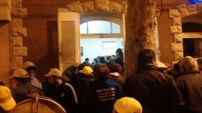 Trece gremios tomaron la CGT y nombraron a Medina como nuevo titular
