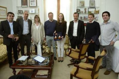 Reuni�n de Vidal con el intendente de Chacabuco y la presencia del principal �operador� de Monz�