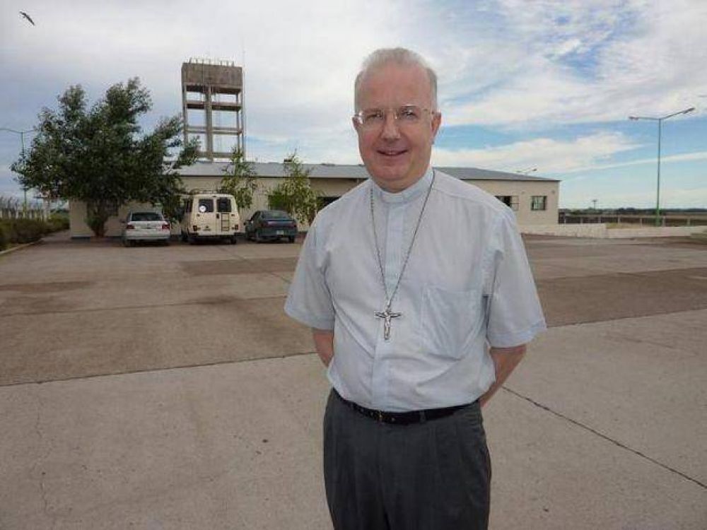 Mons. Pedro Laxague: 