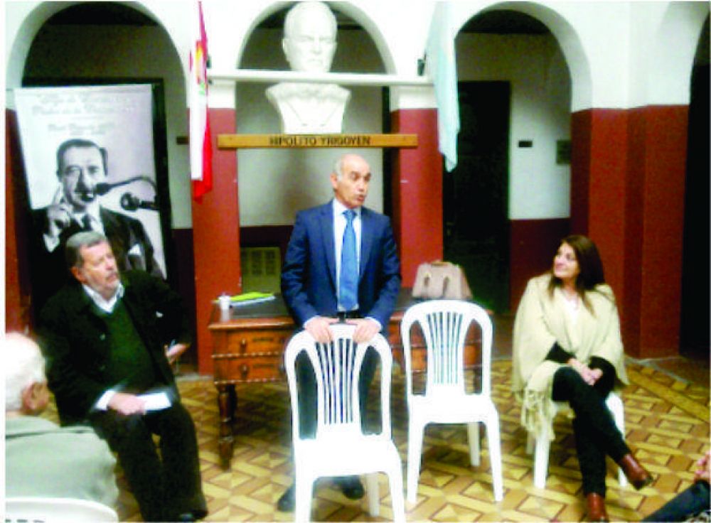 El Vicegobernador Daniel Salvador se reuni� ayer con militantes en el Comit� Local de la UCR