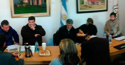 Reuni�n regional entre intendentes y concejales por la basura y el gas