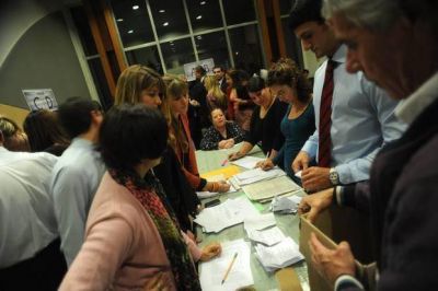 Arranca la elecci�n que moviliza a los abogados: 4 listas en pugna