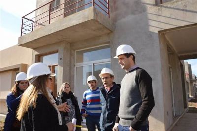 El intendente visit� Procrear y anticip� un programa de lotes con servicios