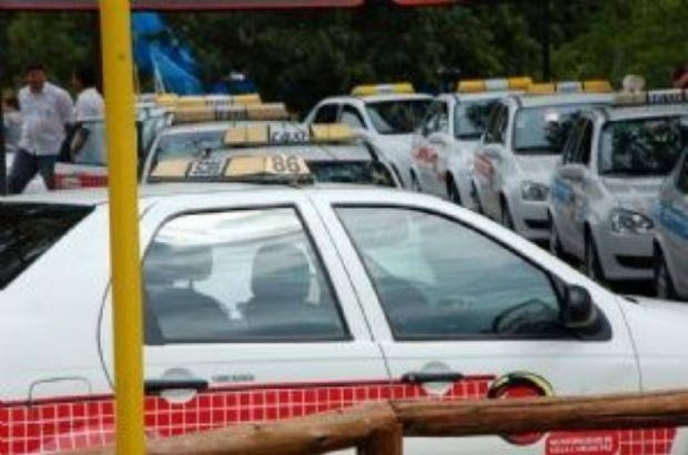 Carlos Paz: Taxis y remises buscan un aumento de tarifas