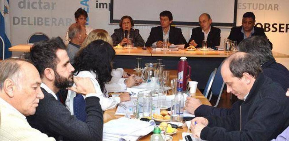 Garello: �recuperamos profesores para lengua y matem�ticas�